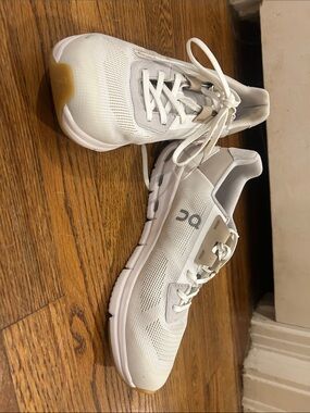 NEVER WORN- On Running Women’s White Athletic Sneakers with Gum Toe